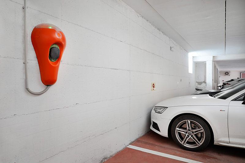 Charging station for electric cars