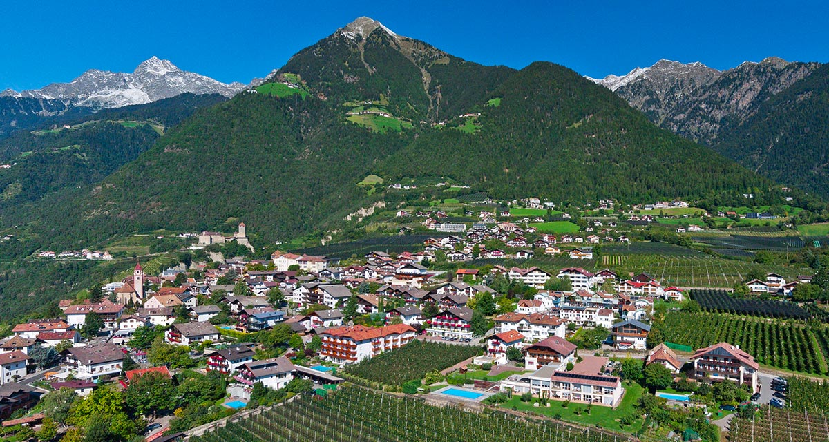 Panoramalage in Dorf Tirol