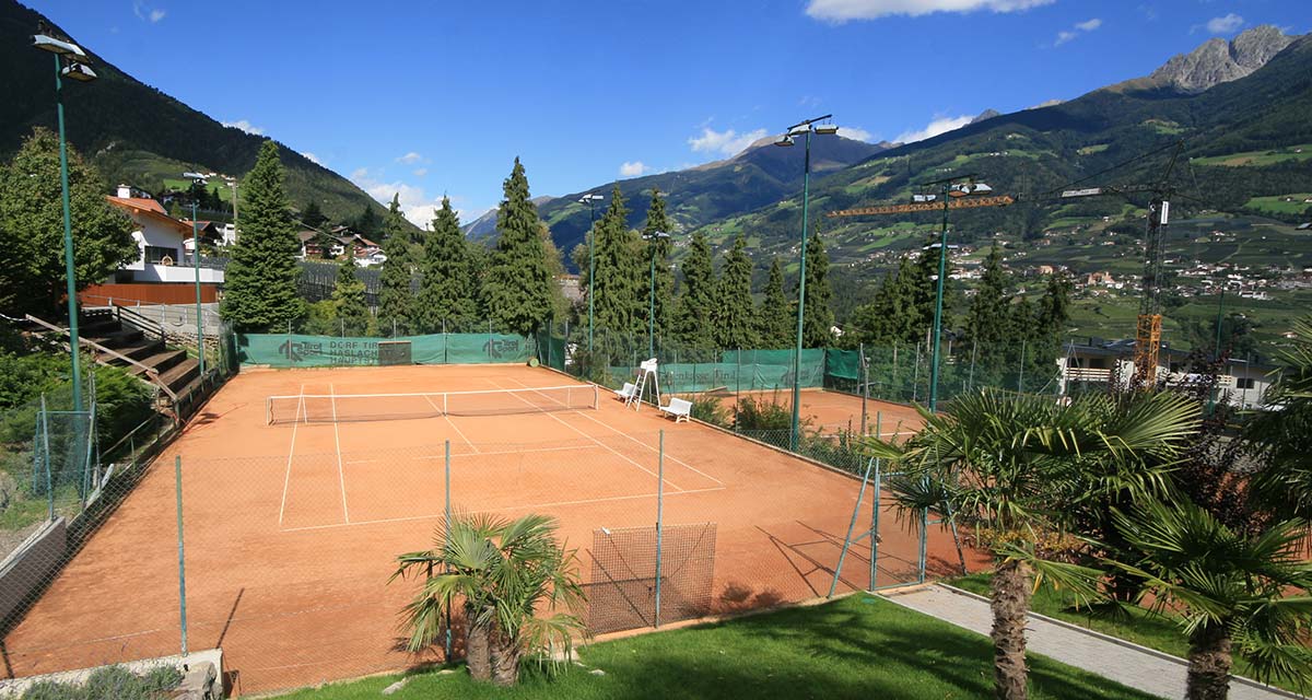 Dorf Tirol tennis courts